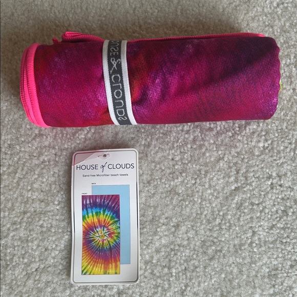 Microfiber Tie-Dye Beach Towel - Picture 1 of 6